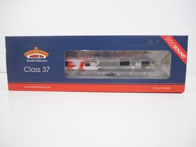 Lot 291 - A BACHMANN OO gauge 32-393DS class 37/7 diesel...