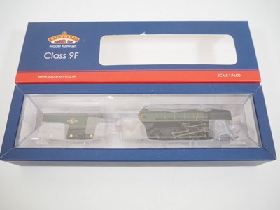 Lot 293 - A BACHMANN OO gauge 32-851K class 9F steam...