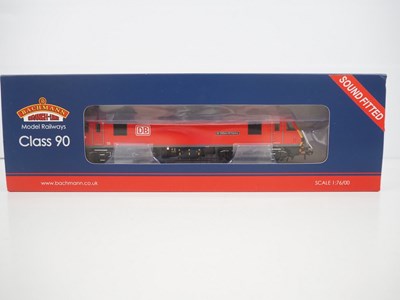 Lot 296 - A BACHMANN OO gauge 32-616KSF class 90...