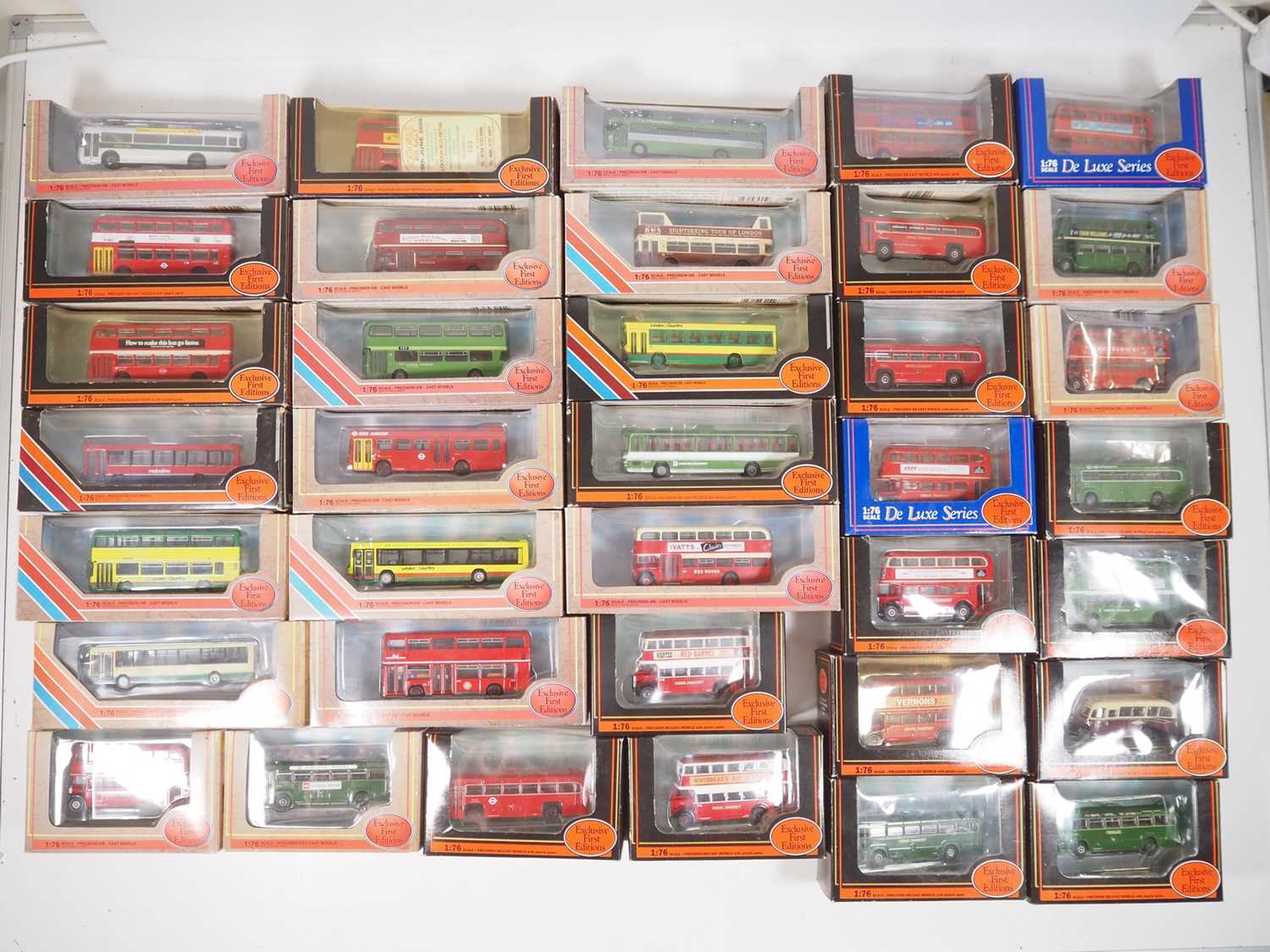 Lot 30 - A large group of 1:76 scale diecast buses by...