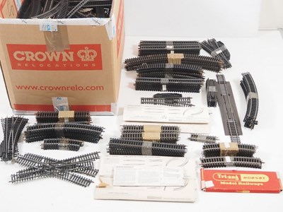 Lot 306 - A lucky dip job lot of mixed OO gauge track,...