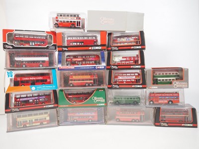 Lot 31 - A group of 1:76 scale diecast buses and...