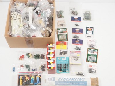 Lot 320 - A large lucky dip lot of OO gauge model...