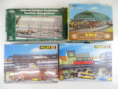 Lot 251 - A quantity of unbuilt HO Gauge European...