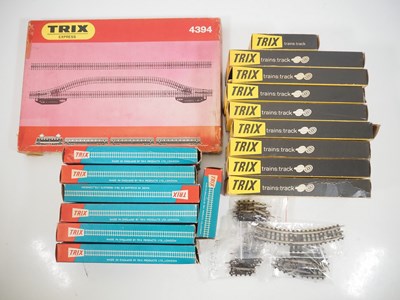 Lot 352 - A large quantity of boxed and unboxed TRIX...