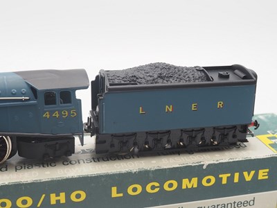 Lot 413 - A WRENN OO gauge W2210AM2 class A4 steam...