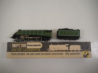 Lot 415 - A WRENN OO gauge W2209A class A3 steam...