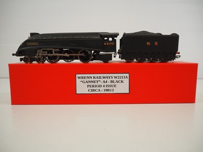 Lot 420 - A WRENN OO gauge W2213A class A4 steam...