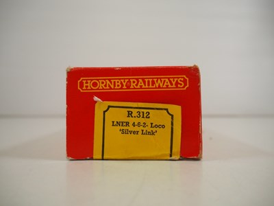 Lot 422 - A group of HORNBY OO gauge LNER rolling stock...