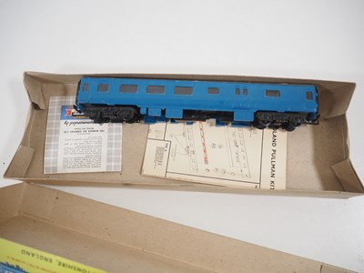 Lot 463 - A group of OO gauge rolling stock by TRI-ANG...