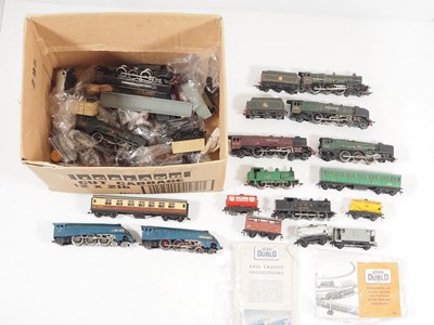 Lot 491 - A lucky dip job lot of mixed OO gauge HORNBY...