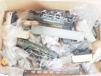 Lot 491 - A lucky dip job lot of mixed OO gauge HORNBY...