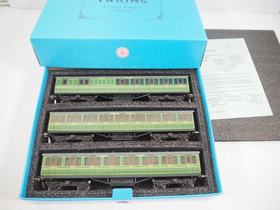 Lot 517 - An ACE TRAINS O gauge C1 coach set comprising...