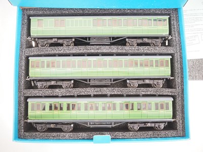 Lot 517 - An ACE TRAINS O gauge C1 coach set comprising...