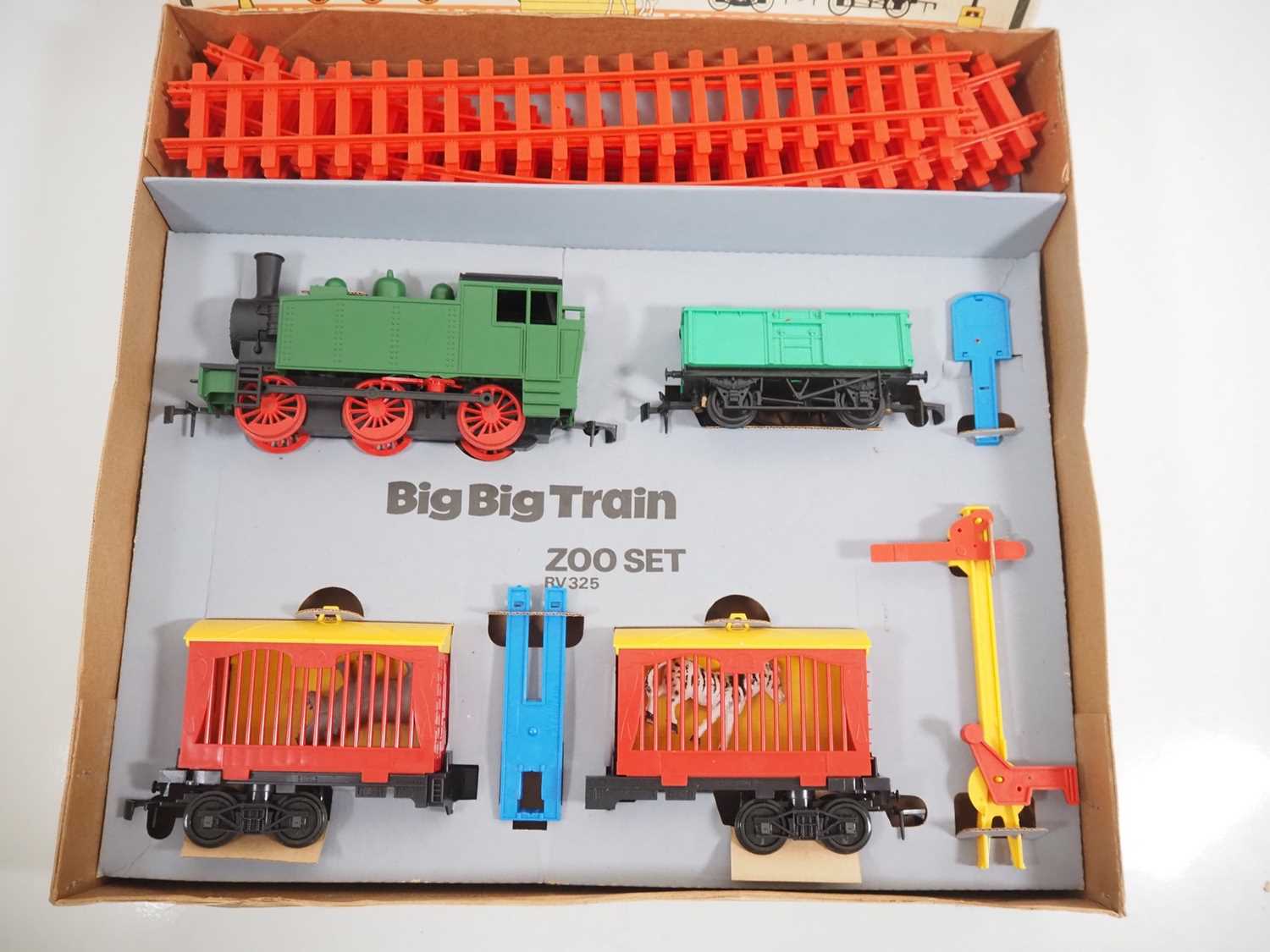 Lot 522 A TRIANG Big Big Train 'Zoo Train' train