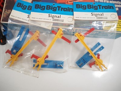 Lot 523 - A large group of TRI-ANG Big Big Train...