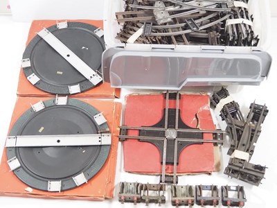 Lot 529 - A large crate of mixed O gauge mostly unboxed...