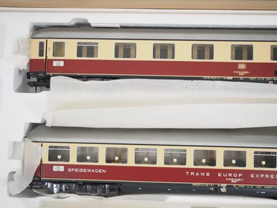 Lot 574 - A MARKLIN Gauge 1 58039 'Rheingold 2' triple...