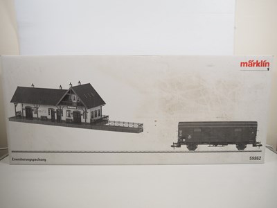 Lot 595 - A MARKLIN Gauge 1 59862 extension pack...