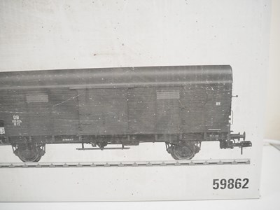 Lot 595 - A MARKLIN Gauge 1 59862 extension pack...