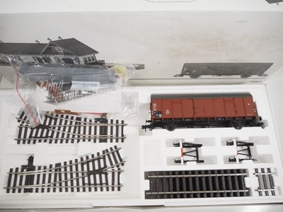 Lot 595 - A MARKLIN Gauge 1 59862 extension pack...