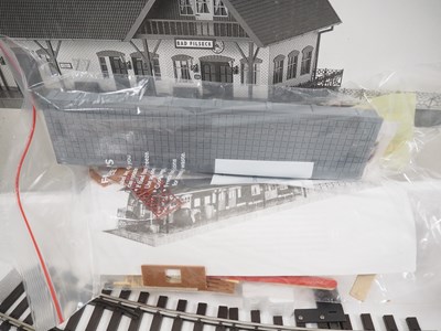 Lot 595 - A MARKLIN Gauge 1 59862 extension pack...