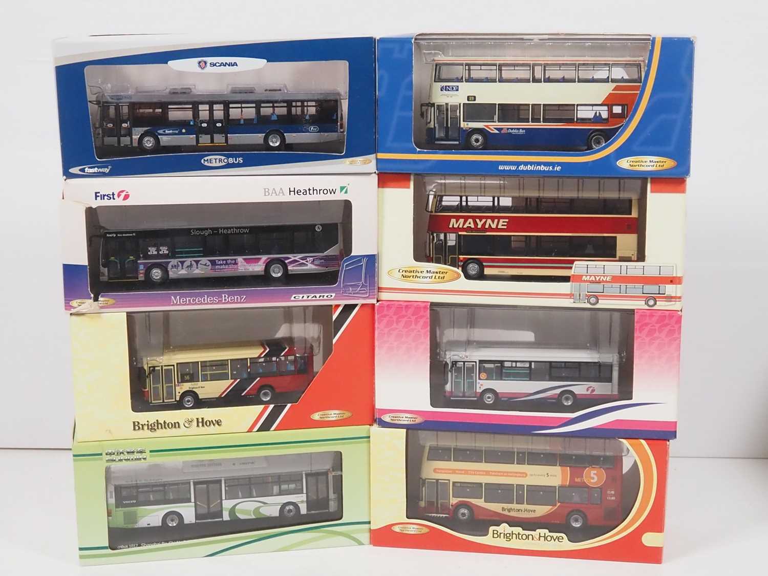 Lot 63 - A group of 1:76 scale diecast buses by