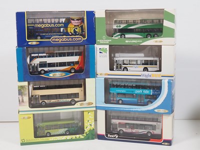 Lot 64 - A group of 1:76 scale diecast buses by...