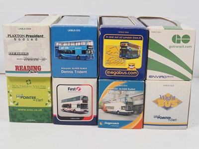 Lot 64 - A group of 1:76 scale diecast buses by...