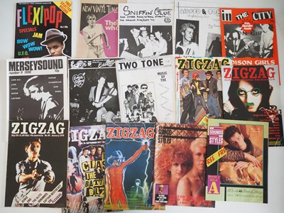 Lot 347 - A selection of mixed fanzines and some flyers...