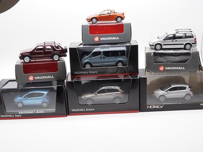 Lot 301 - A group of mixed scale diecast models to...