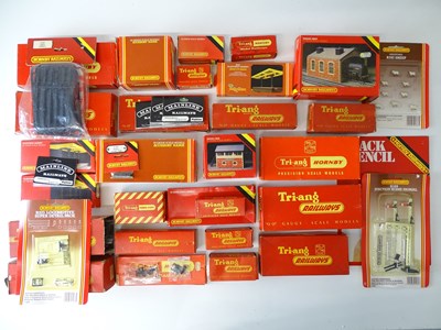 Lot 388 - A group of OO Gauge accessories and kits by...