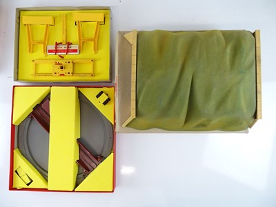Lot 389 - A group of OO Gauge accessories by...