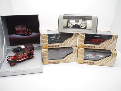 Lot 129 - A group of 1:43 scale models by IXO Museum and...