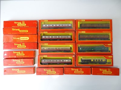 Lot 393 - A group of OO Gauge boxed TRI-ANG/HORNBY...