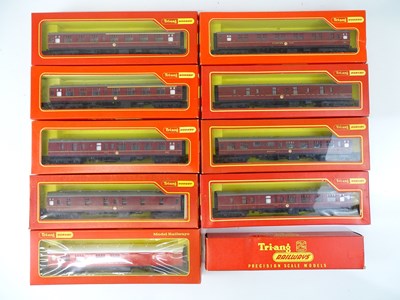 Lot 397 - A group of OO Gauge mixed boxed coaches by TRI-...