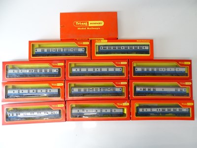 Lot 399 - A group of OO Gauge mixed boxed coaches by TRI-...