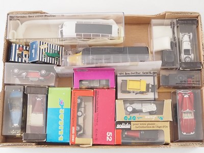 Lot 127 - A quantity of boxed and unboxed 1:43 scale...