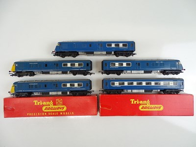 Lot 417 - A group of TRI-ANG OO Gauge blue Pullman power...