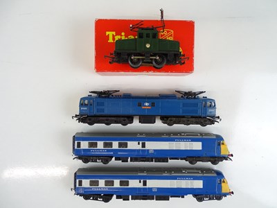 Lot 419 - A group of TRI-ANG OO Gauge locomotives to...