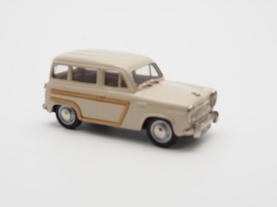 Lot 377 - A LANSDOWNE MODELS 'LDM 20' hand built white...