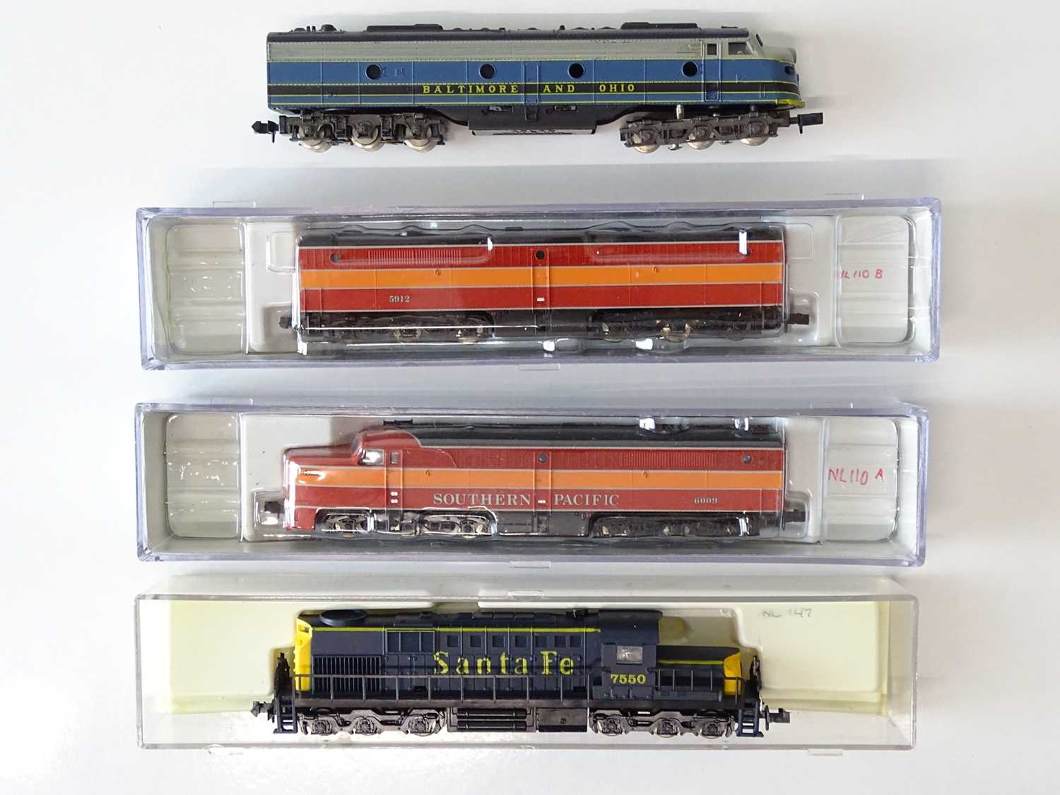 Lot 42 - A mixed group of American Outline N Gauge...