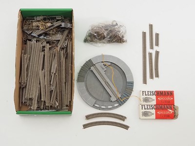 Lot 110 - A quantity of unboxed N gauge track to include...