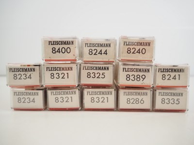 Lot 114 - A group of boxed FLEISCHMANN N gauge container...