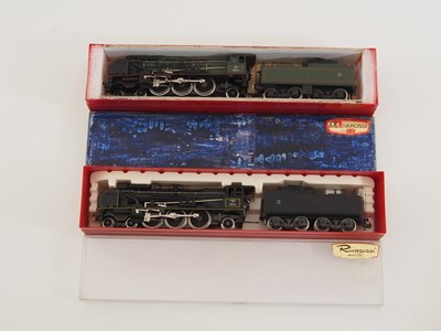 Lot 127 - A pair of RIVAROSSI HO gauge French outline...