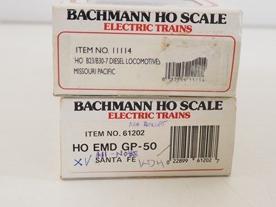 Lot 144 - A pair of BACHMANN HO gauge American outline...