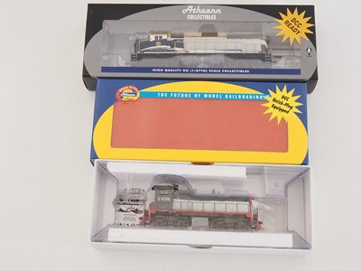 Lot 171 - A pair of ATHEARN HO gauge American outline...
