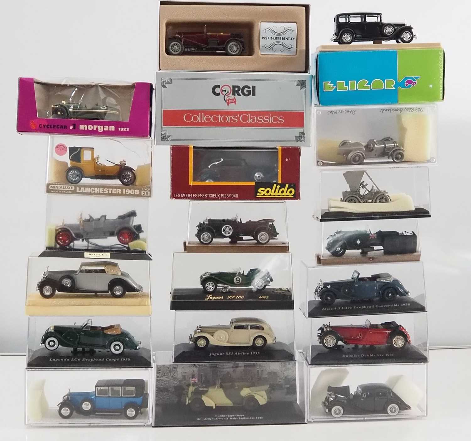 Lot 18 - A group of largely unboxed 1:43 scale models...