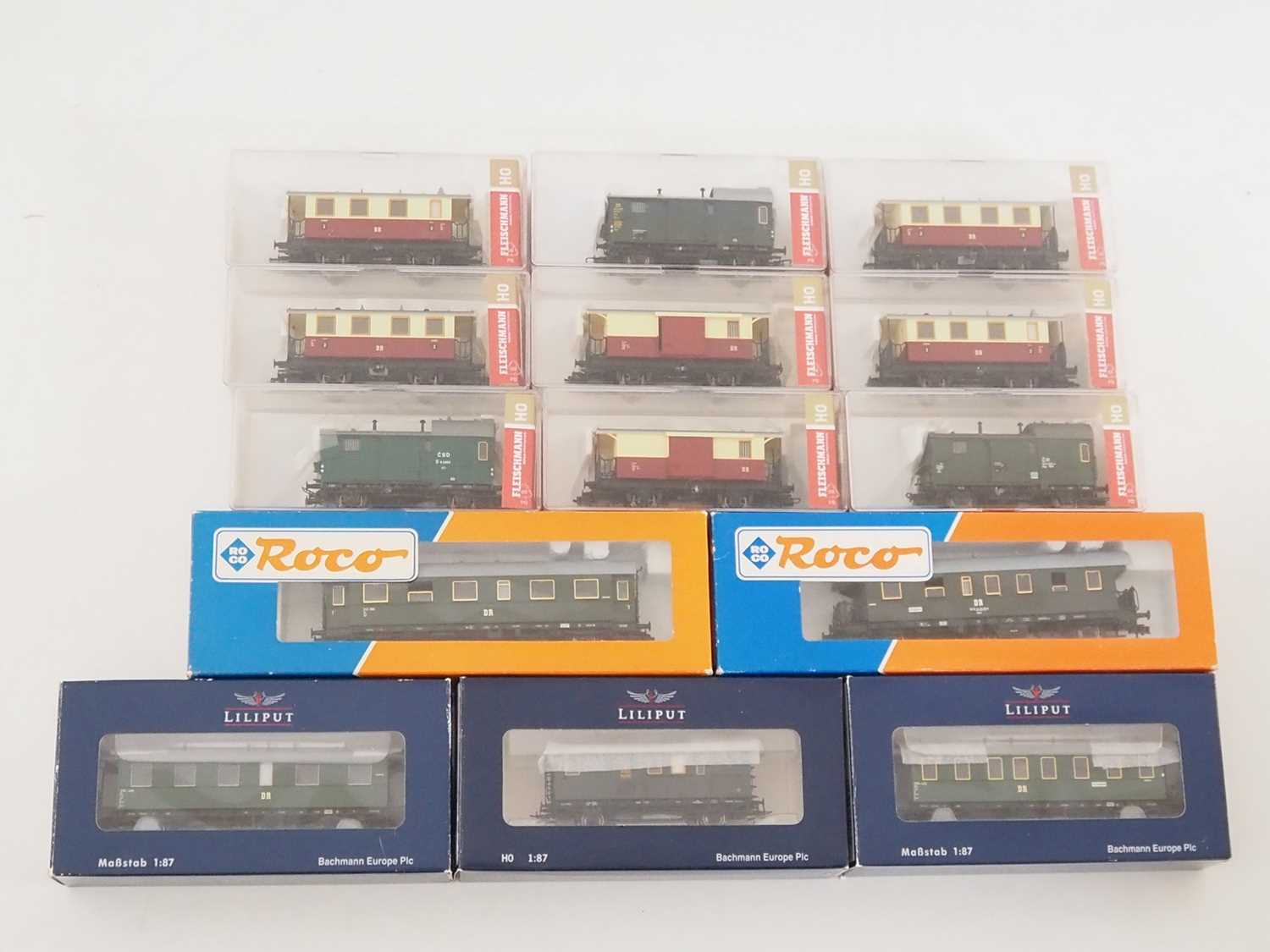 Lot 181 - A group of HO gauge European outline four and...