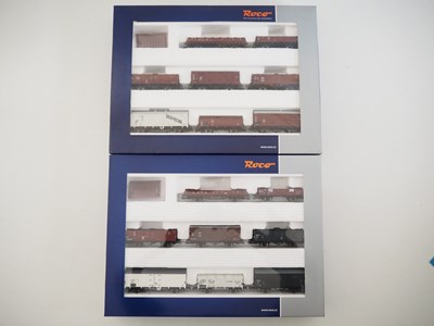 Lot 196 - A pair of ROCO HO gauge German and Dutch 8 car...